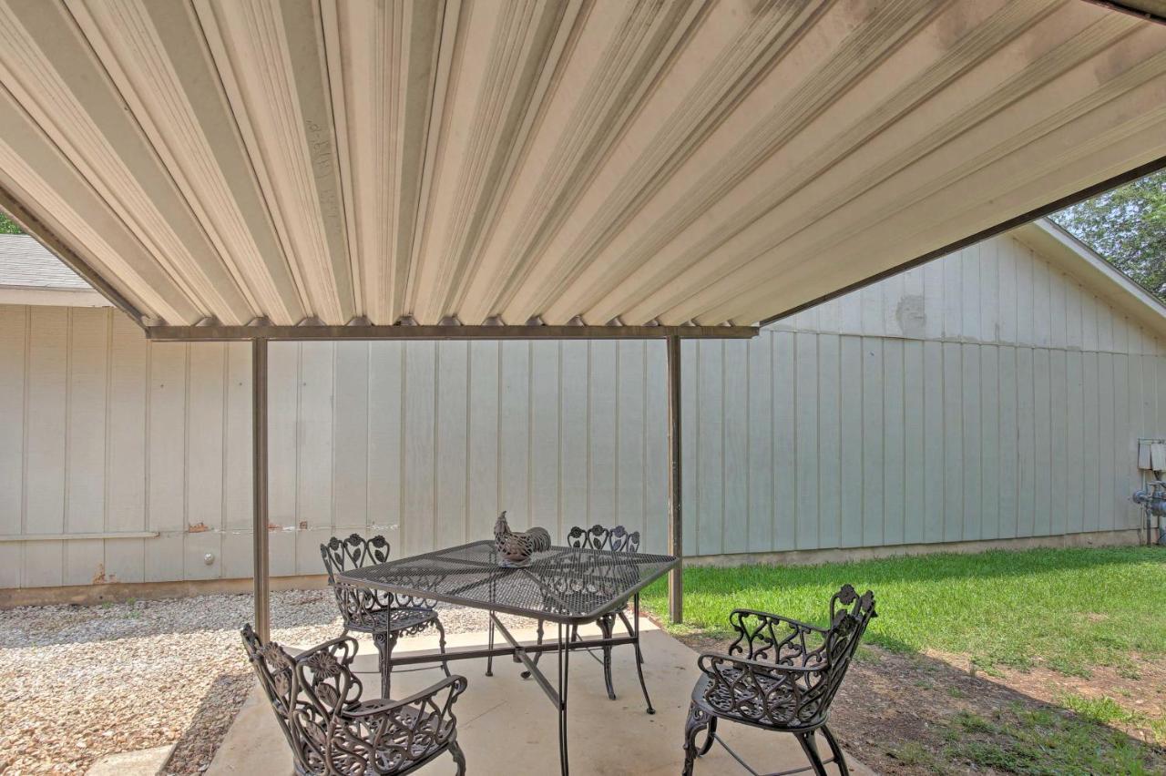 Sunny San Antonio Home With Backyard And Patio! Ngoại thất bức ảnh