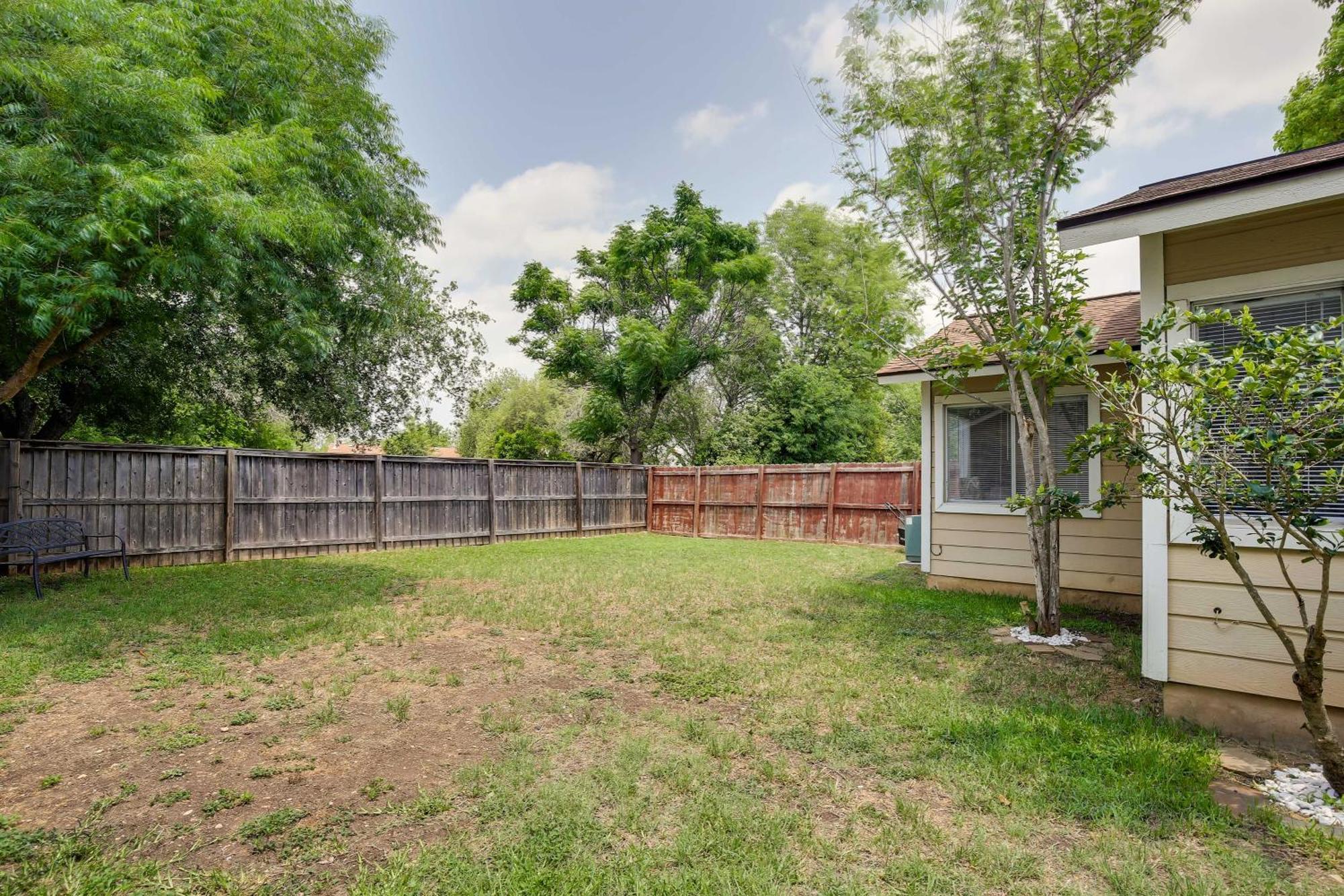 Sunny San Antonio Home With Backyard And Patio! Ngoại thất bức ảnh