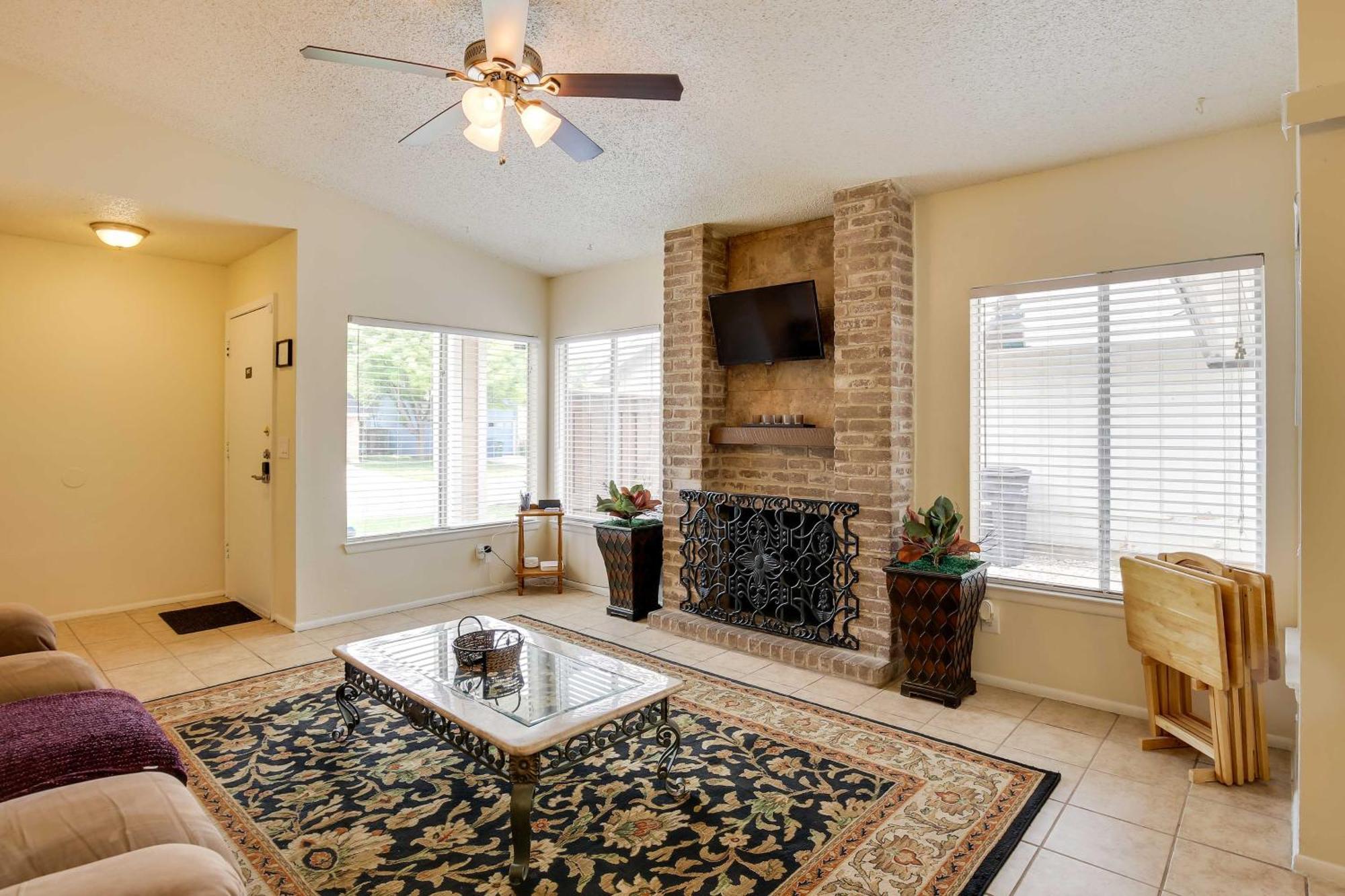 Sunny San Antonio Home With Backyard And Patio! Ngoại thất bức ảnh